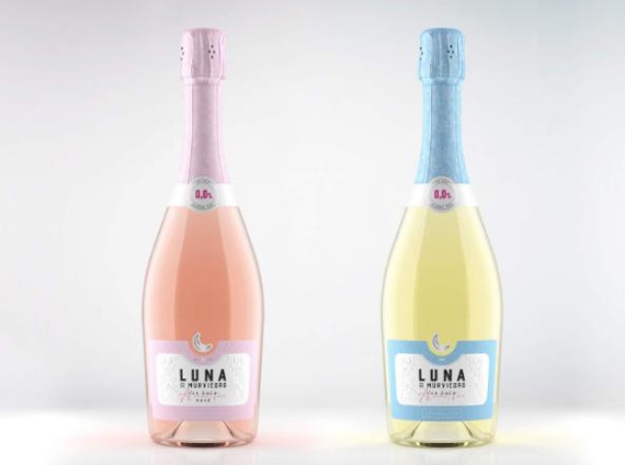 葡萄酒包裝設(shè)計,使用了清新溫和的顏色,使包裝整體呈現(xiàn)出溫柔時尚的品質(zhì)