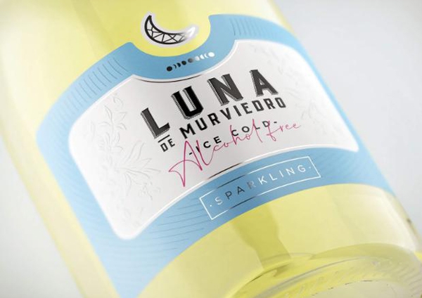 將溫柔的月光釀進酒里|優(yōu)雅葡萄酒包裝設(shè)計